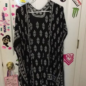 Black and white Shaw